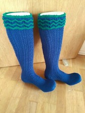 trachtenstrümpfe herren handgestrickt royalblau mit blattgrün