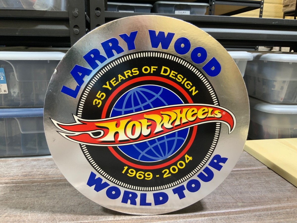 HOT WHEELS 35 YEARS OF DESIGN LARRY WOOD 1969-2004 WORLD HOT WHEELS 35 YEARS OF DESIGN LARRY WOOD 1969-2004 WORLD