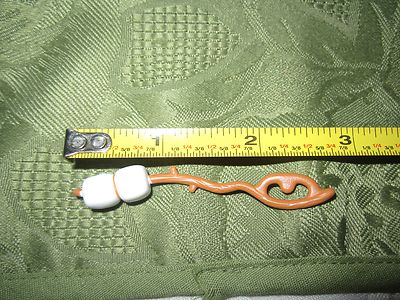Barbie accessory Sisters food Camper campfire picnic marshmallow smores stick 1