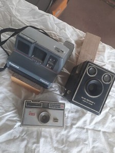 3 Lot Vintage Polaroid Impulse + Brownie "C" Six - 20 + Kodak instamatic Camera