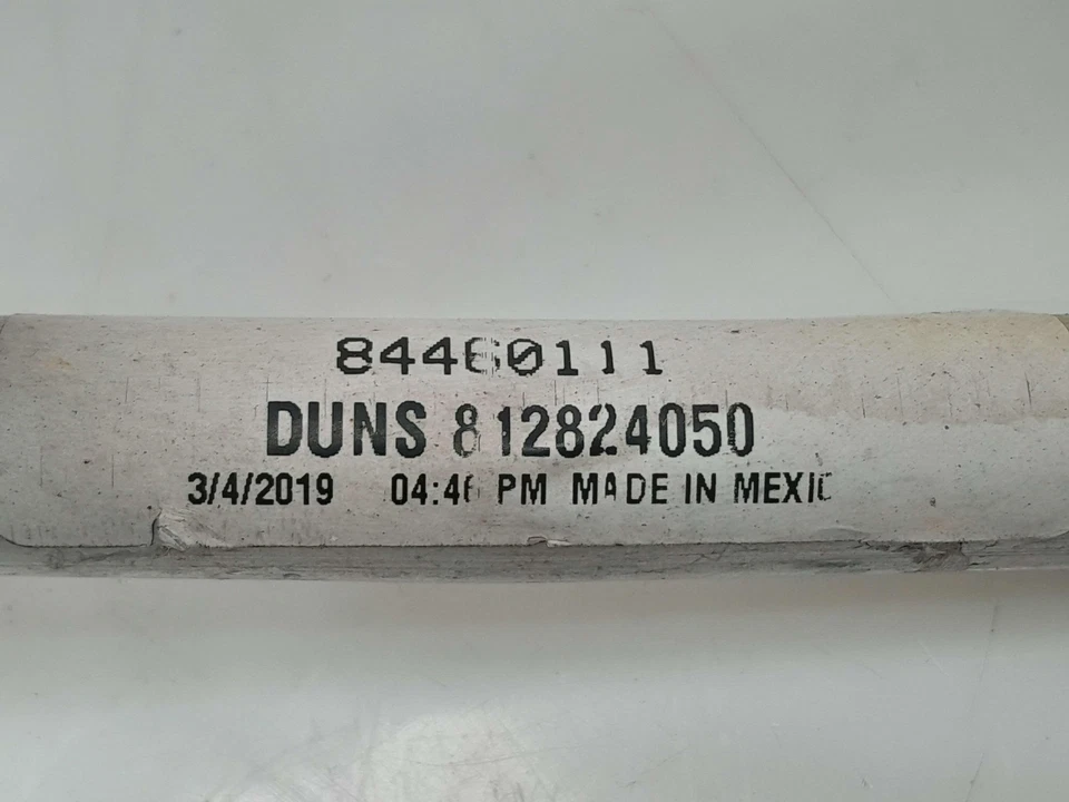 Chevy Malibu Hybrid 2019 1,8 L manguera de succión de aire acondicionado pieza original OEM 84460111 Foto 4 de 4