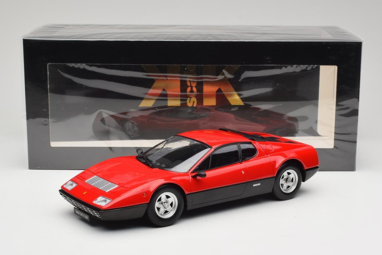 Miniature Ferrari 365 GT4 BB 1973 d'exception en métal injecté 1:18