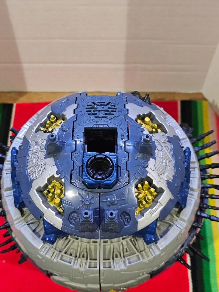 Transformers Supreme Class Cybertron Primus Hasbro2005(vary Which On You’ll Get) - Image 4 of 4