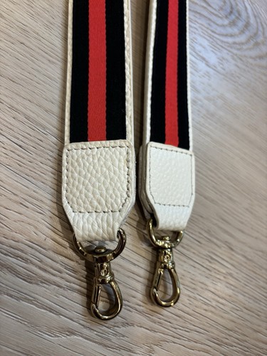 Bandolier Kimberly Phone Strap Red Black Gold Hardware - Photo 3 sur 5