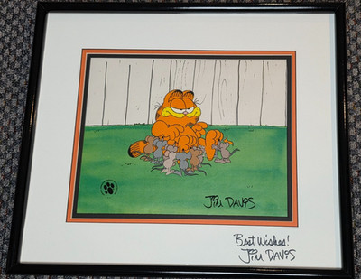 GARFIELD PRODUCTION ANIMATION CEL SIGNED BY JIM DAVIS - FRAMED WITH SEAL & COA