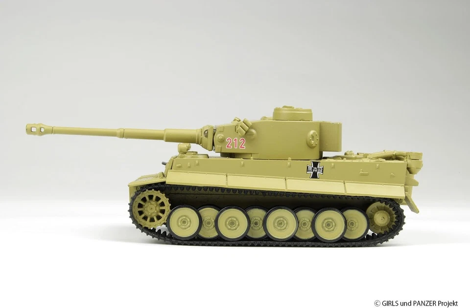 PLATZ GIRLS und PANZER 1/64 RC BATTLE TANK Tiger I Kuromorimine Girls School - Image 3 of 4