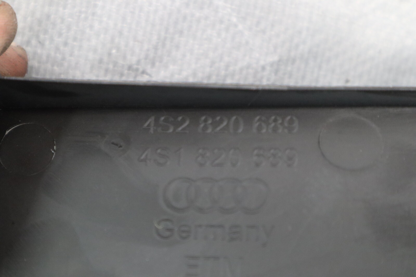 2022 2023 AUDI R8 V10 5.2L AWD OEM RIGHT HAND DRIVE AIR GUIDE CHANNEL 4S2820689