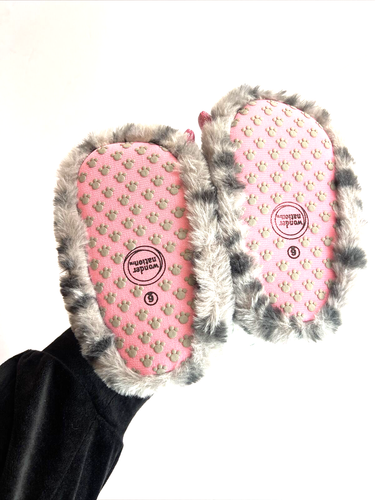 NEW WONDER NATION Baby Girls Sz 6 Fuzzy Monster Pink Claw Foot Slippers Booties - Picture 7 of 11