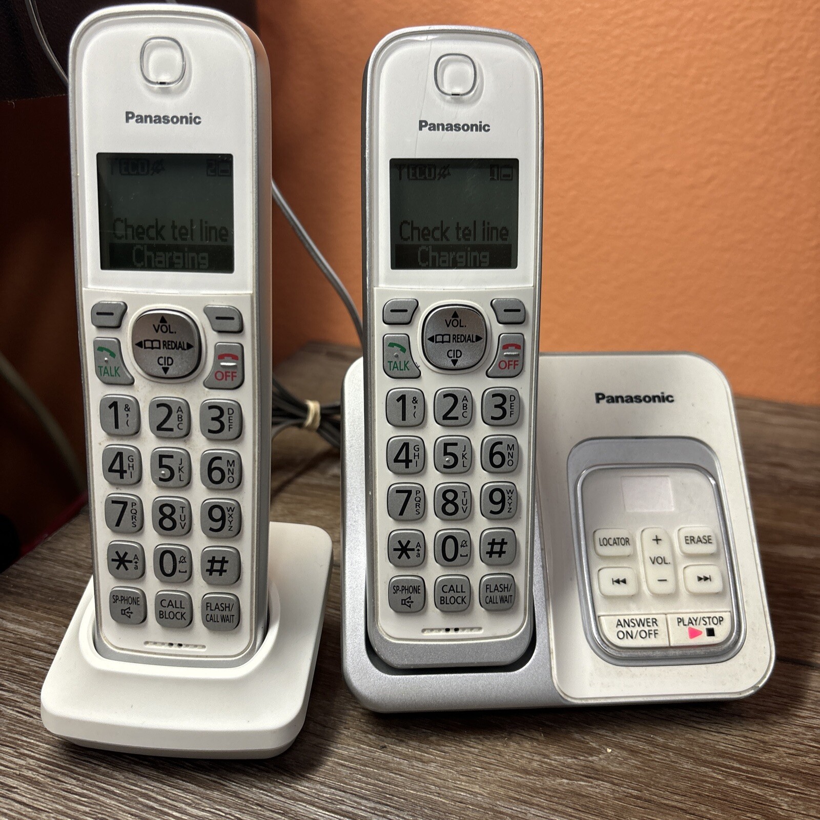 Panasonic KXTGD530 White Cordless Phone Answering Machine 2 Handsets