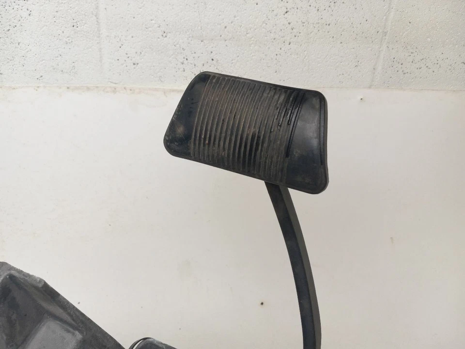 Pedal de freno Chrysler Aspen 2007 Foto 2 de 4