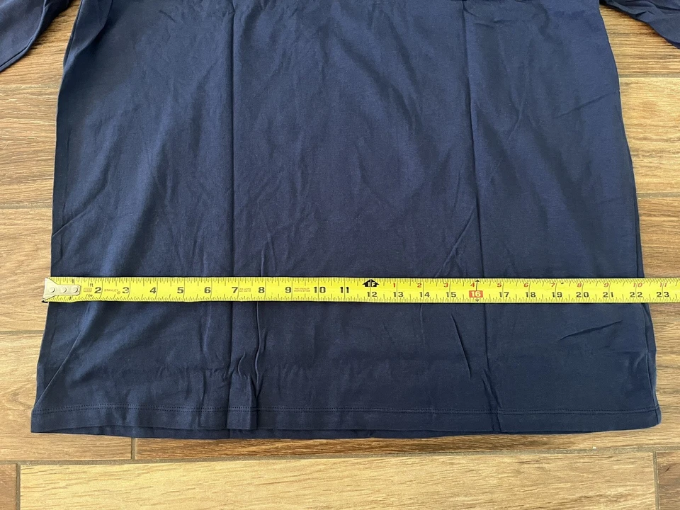 NEW WITH TAGS Men’s Vineyard Vines Blue Long Sleeve T-Shirt Large Pocket Shirt - Image 4 of 4