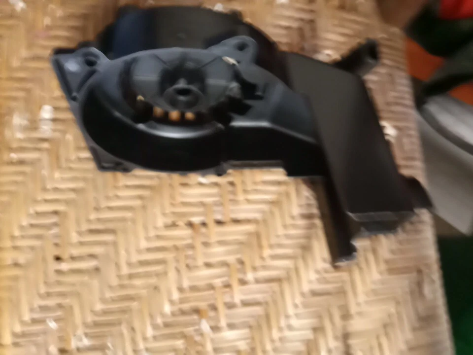 Homelite Pull Starter Housing A-04113 - Image 3 of 4