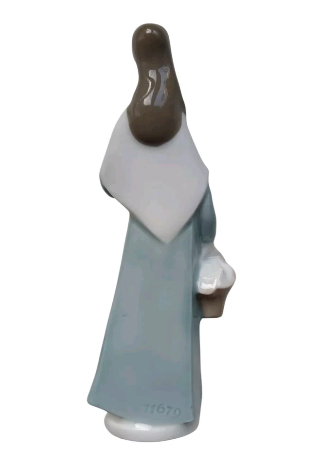 *HH* Bellissima Statuina Statua Porcellana Donna Ragazza Rdt Lladro Nao Statue  - Immagine 2 di 4
