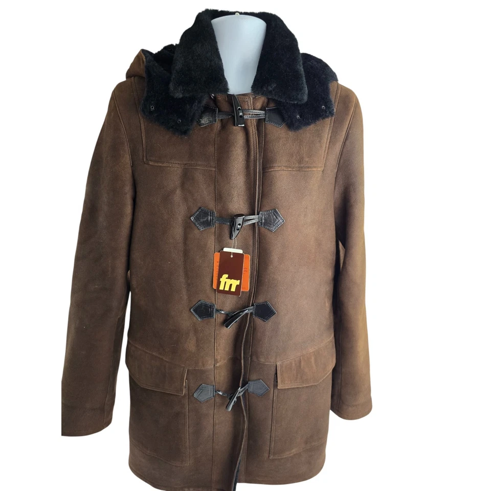 FRR Men's Genuine Leather Shearling Sheepskin Coat M $1000 New With Defects - Image 3 of 4