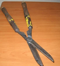 Vintage Hedge Shears True Temper Dynamic Wooden Handles USA Gardening Pruning