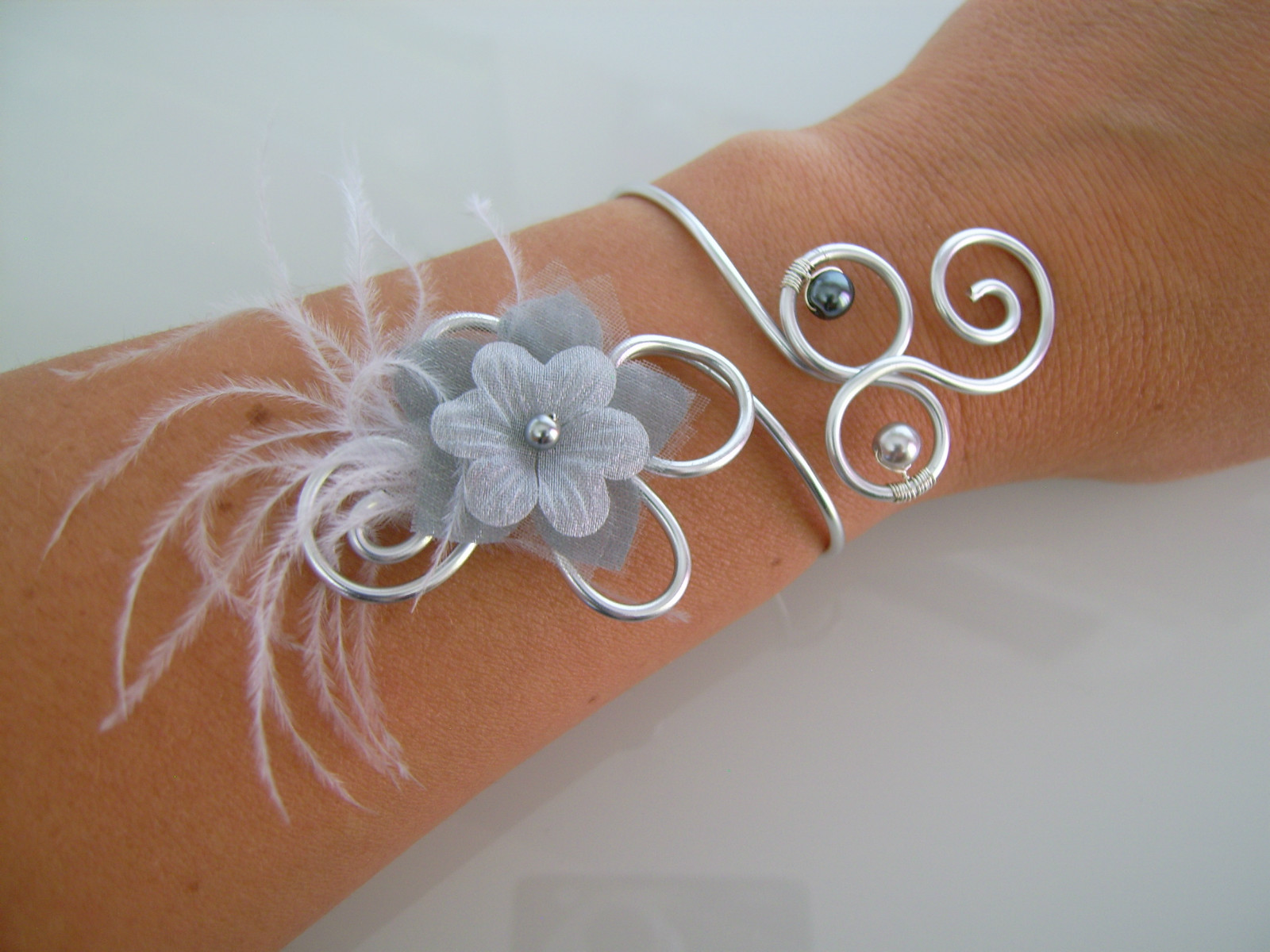Bracelet femme argent gris en aluminium original pour robe de mariée