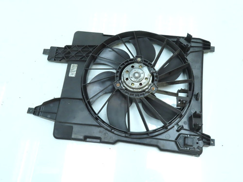 RENAULT MEGANE 2 / 1,9dCi 131PS / KÜHLERZARGE KÜHLERLÜFTER / 8200680824 (XB96)