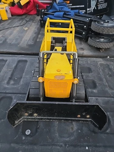 VINTAGE 1970s YELLOW MIGHTY TONKA T-9 BULLDOZER PRESSED STEEL