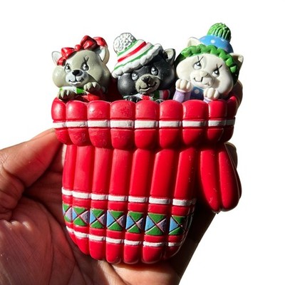 Giftco Christmas Kittens Mitten Red  Vintage Animal Refrigerator Magnet Set cat