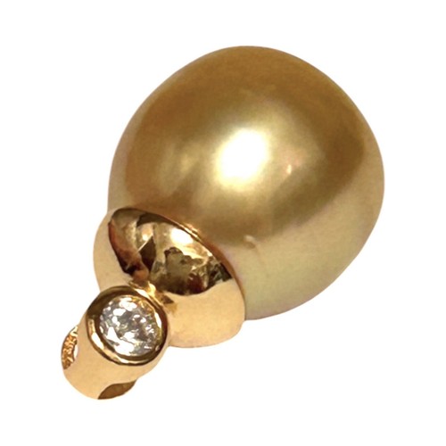 Oval 12 x 12.5mm Natural Rich Gold Philippines South Sea Pearl Pendant - Picture 7 of 9