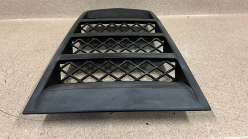 2014 2015 Chevrolet Camaro SS Factory Hood Grille Scoop OEM GM 23136396 Black V8 - Picture 6 of 13