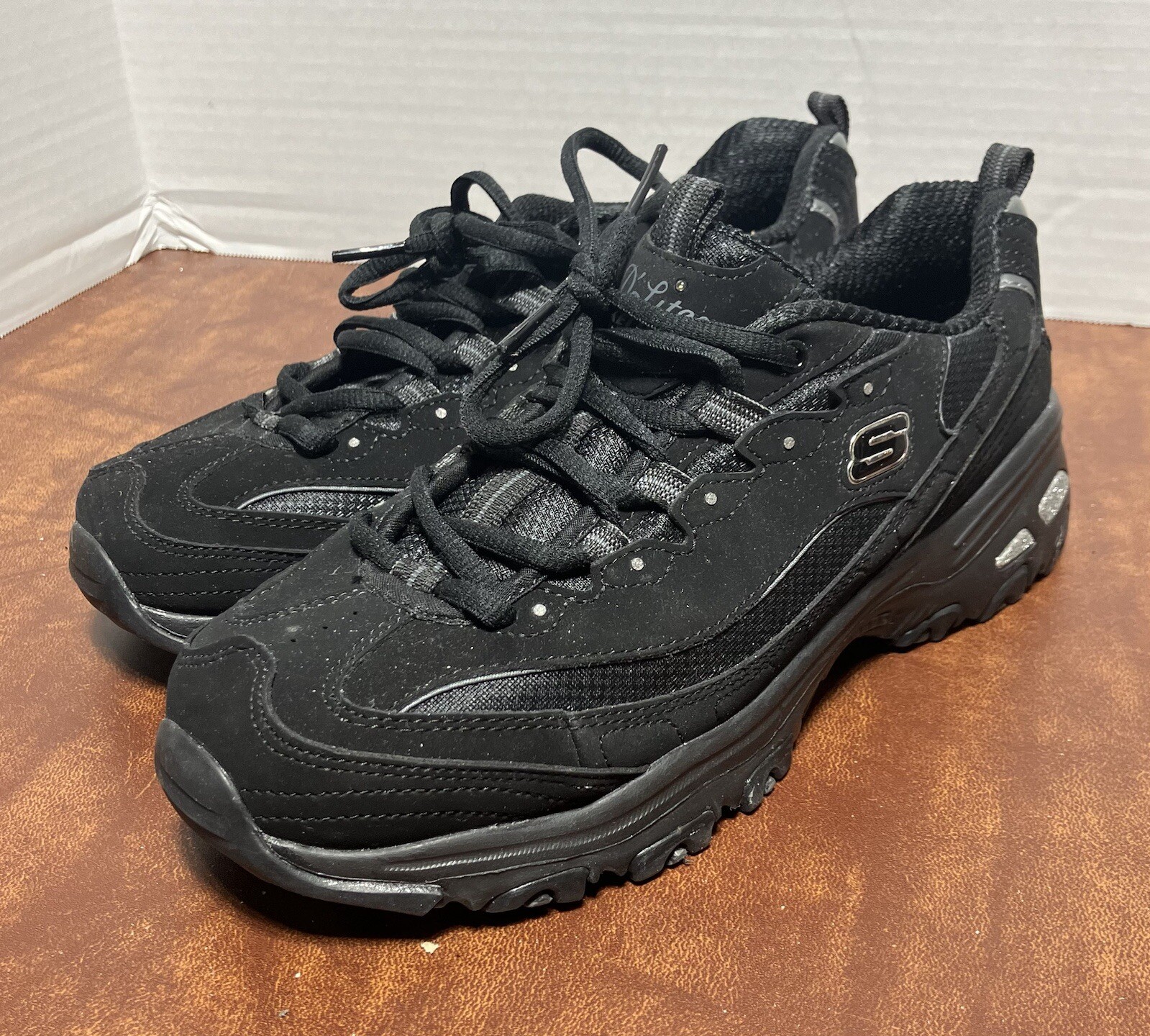 Sketchers Women’s Size 9 Wide Fit Air-Cooled Memory Foam Black