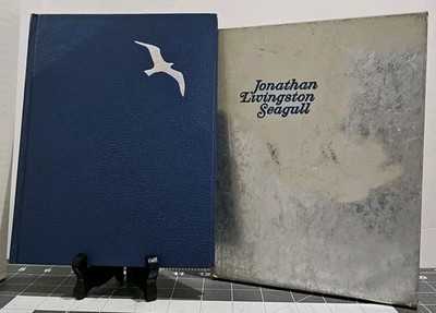 1970 JONATHAN LIVINGSTON SEAGULL Richard Bach NF 1st Edition VG Silver Slipcase 