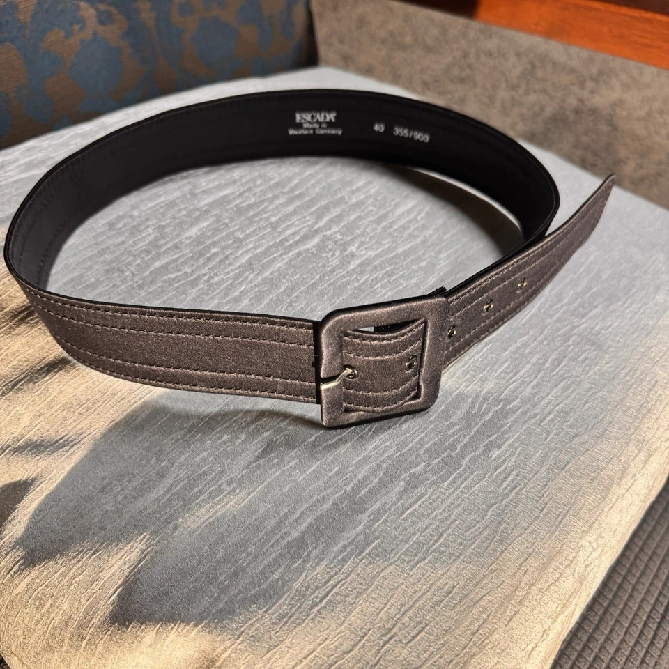 Cinturón negro satinado Escada hecho en Alemania diseñador vintage #355/900 Foto 2 de 4