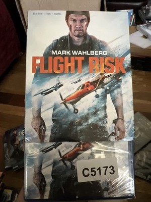 FLIGHT RISK (Blu-ray + DVD + Digital) w/ Slipcover, Mark Wahlberg, Topher Grace