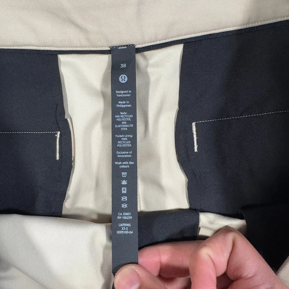 Lululemon Khaki Shorts Size 38 Commission Classic Fit Warpstreme 9” LM7B96S - Image 4 of 4