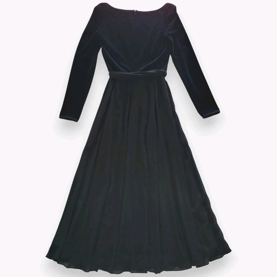 Dana Buchman Velvet Silk Maxi Dress 8 Black Formalwear Party Quiet Luxury NYE - Image 2 of 4