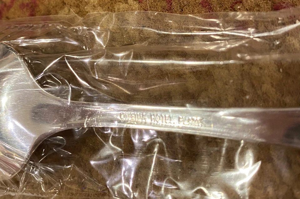 NEW Community by Oneida silverplate, 1917 Vernon Ashley, 4 teaspoons NEW - Image 4 of 4