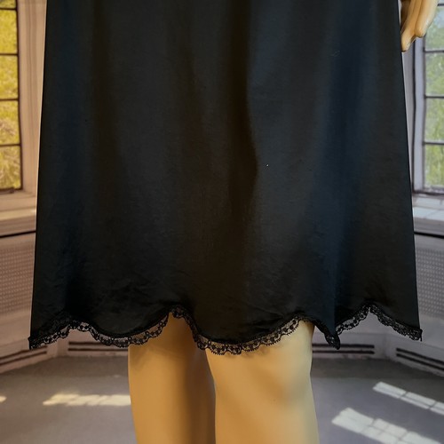 Vanity Fair Nylon Floral LACE OVERLAY Black Full Slip SCALLOP HEM Lingerie Sz 34 - Picture 6 of 17