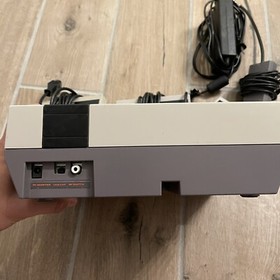 Nintendo NES Entertainment System Console NES-001 w/ 3 OEM Controllers & Cables