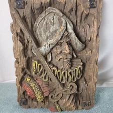 Faux Wood conquistador Bar Art Vintage Imitation Wood Carving Wall Art 3D