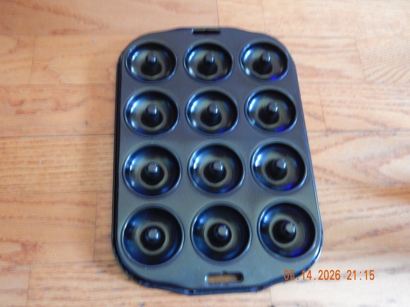 One 12-Cavity Non-stick Donut Pan Carbon Steel NEW