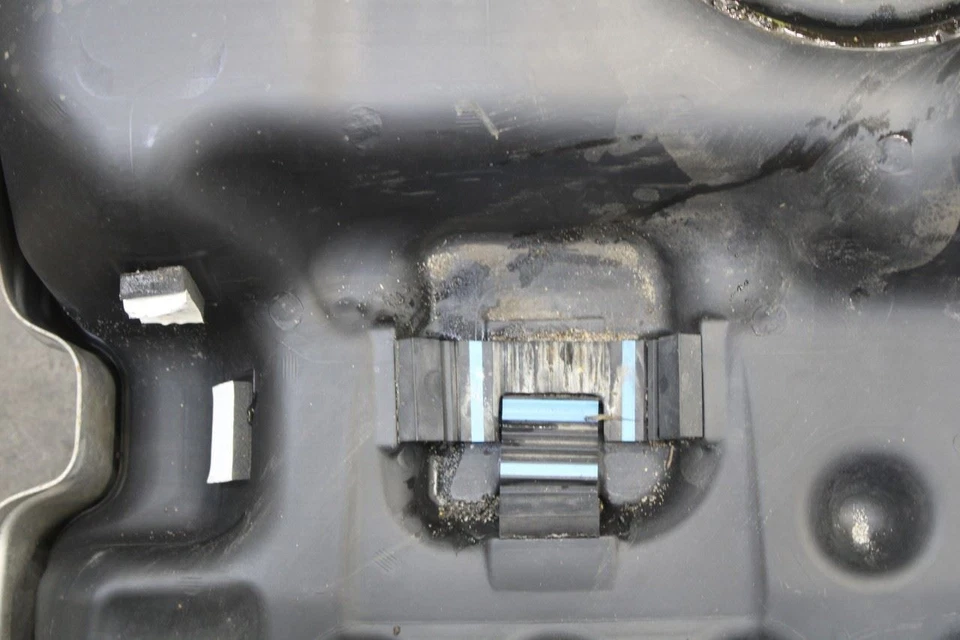 2019-2025 Chevrolet Blazer 2LT 2L FWD Fuel Gas Tank 19.4 US Gallons 84263308 OEM - Image 3 of 4