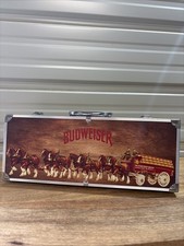 Kit de parrilla de madera Budweiser con estuche de transporte - Clydesdale