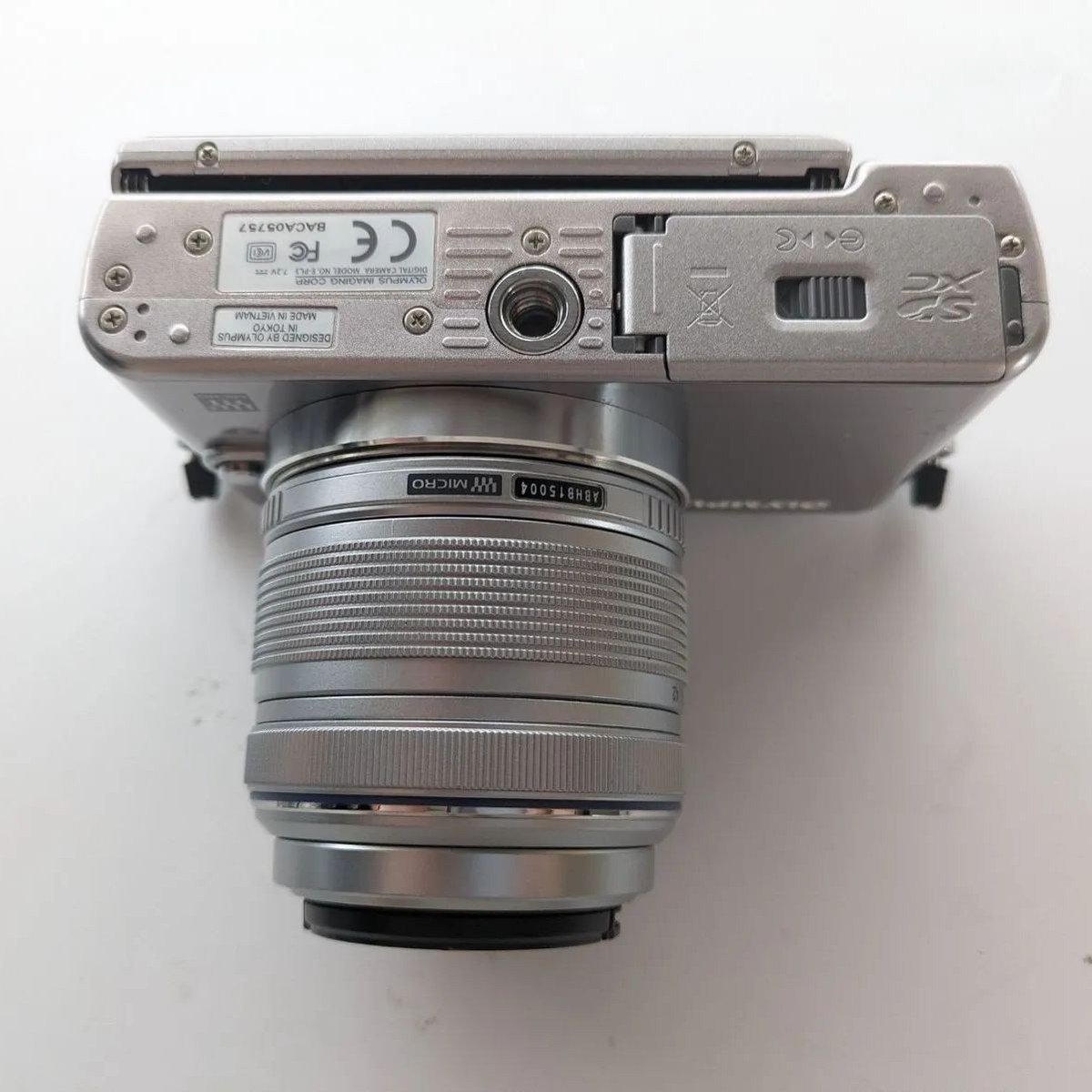 OLYMPUS PEN Lite E-PL3 Silver 12.3MP Digital Camera w/ 14-42mm