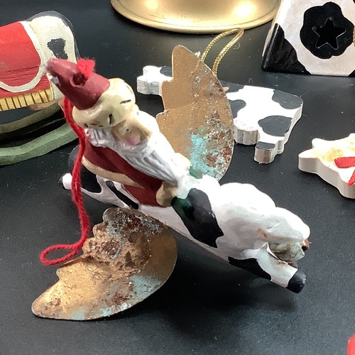 Cow Christmas Ornaments Lot 31 Wood Santa Metal Resin Ceramic Fabric Primitive - Picture 17 of 24