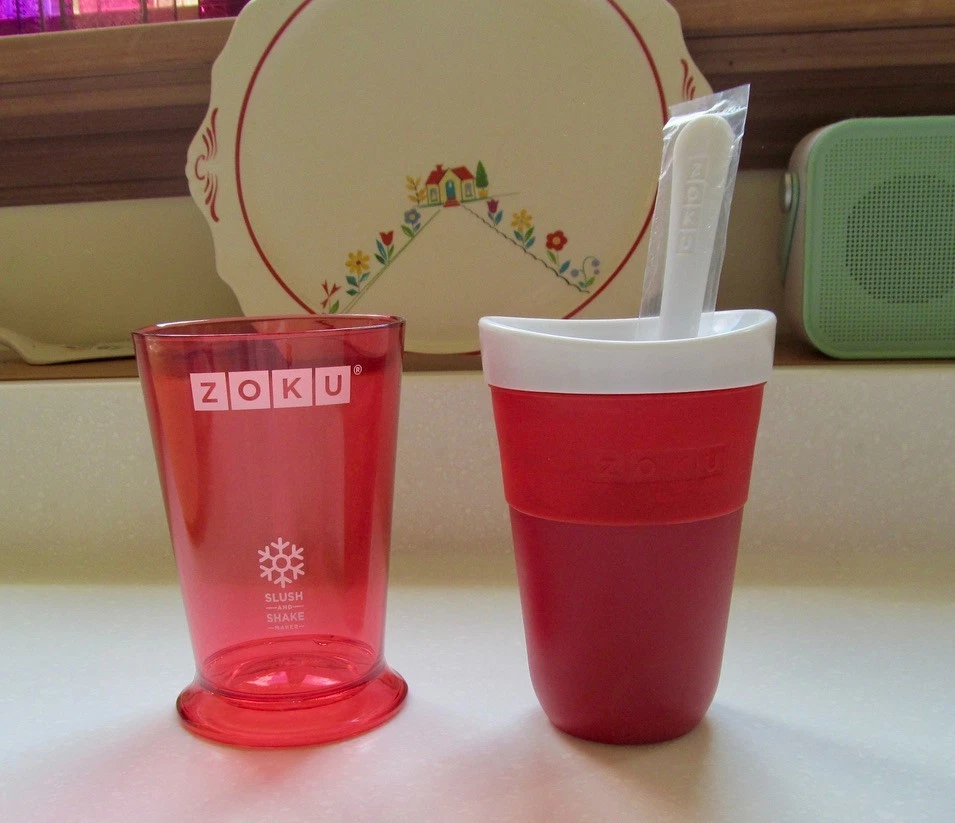 New in Box Red ZOKU Slush and Shake Maker BPA Phthylate Free Freezer Core Spoon