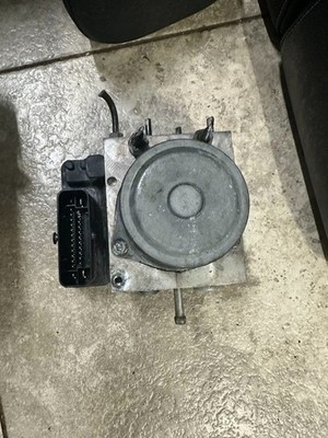 2018-2019 Nissan Kicks ABS Anti-Lock Brake Pump Assembly OEM.