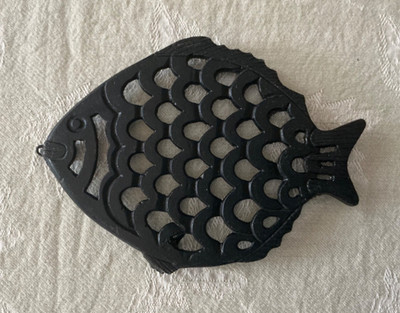 Vintage Cast Iron Fish Trivet VC Inc, Taiwan