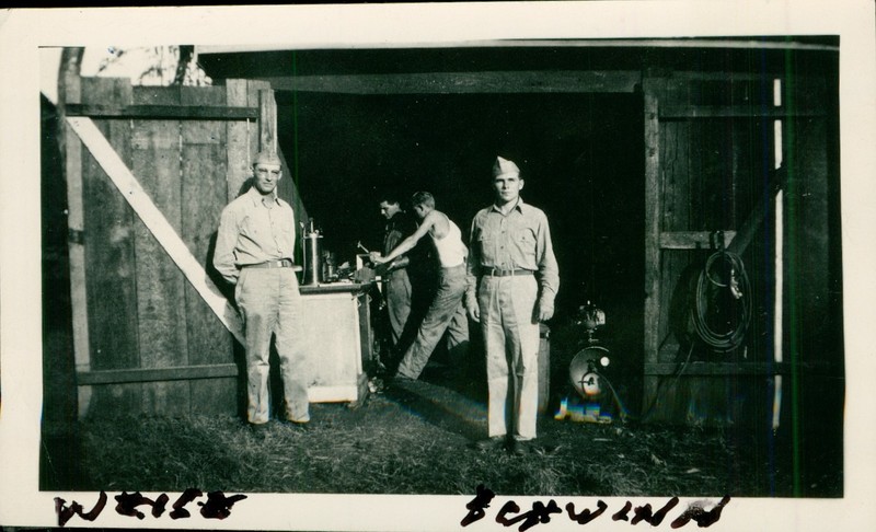 1942 WWII US Army Motor Pool GI's Hilo Hawaii Photo #9 mechanics, ID'd