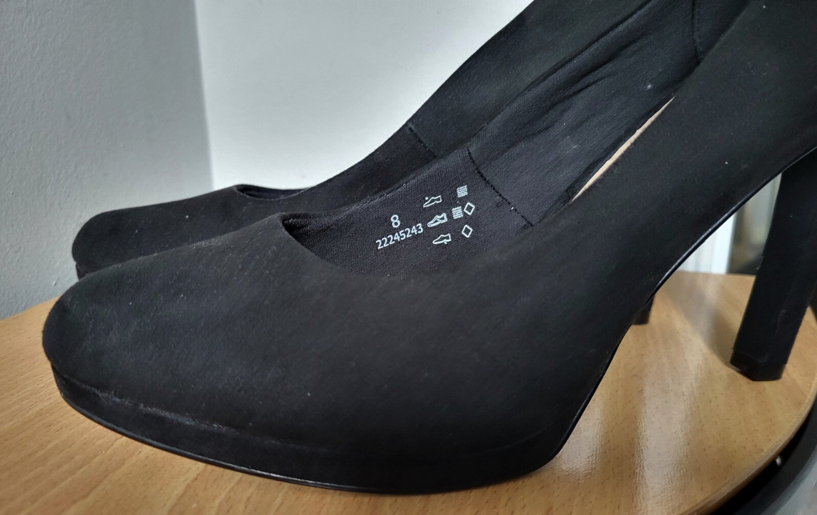 Bn Marks And Spencer Black Suede Heels Size 7.5 image 8