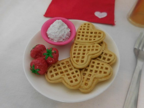 American Girl Doll Retired Breakfast in Bed Tray Waffles Syrup Strawberry's - Picture 8 of 12