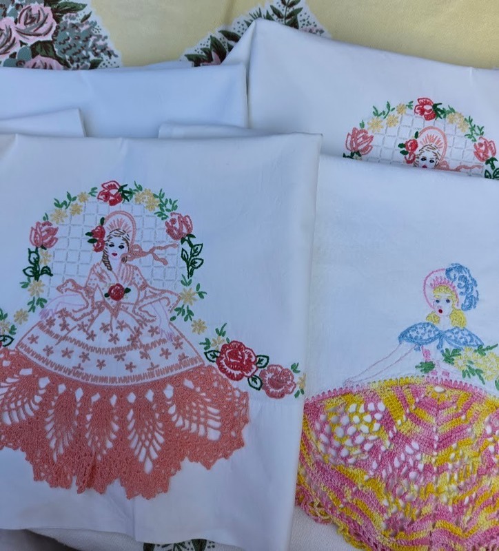 VINTAGE EMBROIDERED PILLOWCASES*SOUTHERN BELLES* 2 SETS EUC