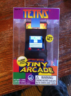 World's Smallest Tiny Arcade Tetris Mini Game Keychain, BRAND NEW