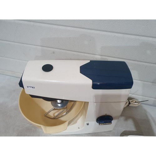 Kenwood Chef A701A Mixer da appoggio bianco blu con cavo 450W con attacco tritatutto A720 - Foto 4 di 22