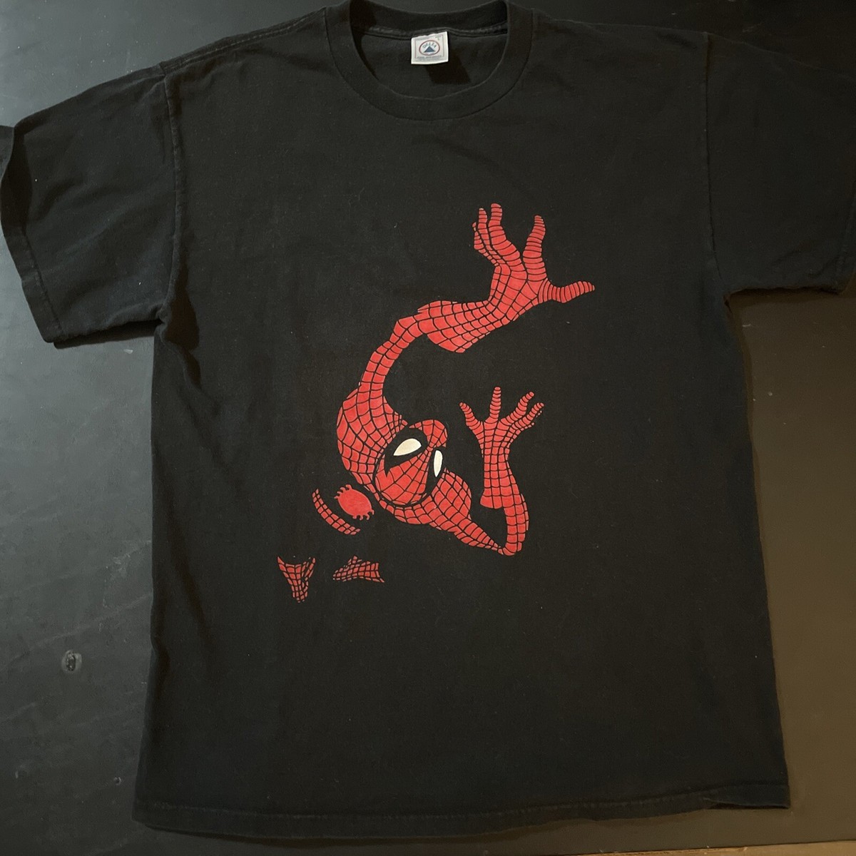 Spider-man (L) Red & White Silhouette Black T-Shirt 90s Marvel